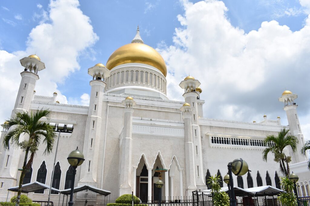 omar ali saifuddien mosque, bandar seri begawan, brunei