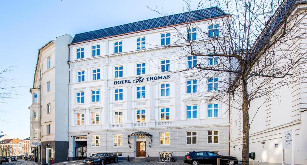 Luxurious hotel in Copenhagen, Hotel Sct. Thomas offers elegant accommodations and top-notch amenities for a memorable stay.