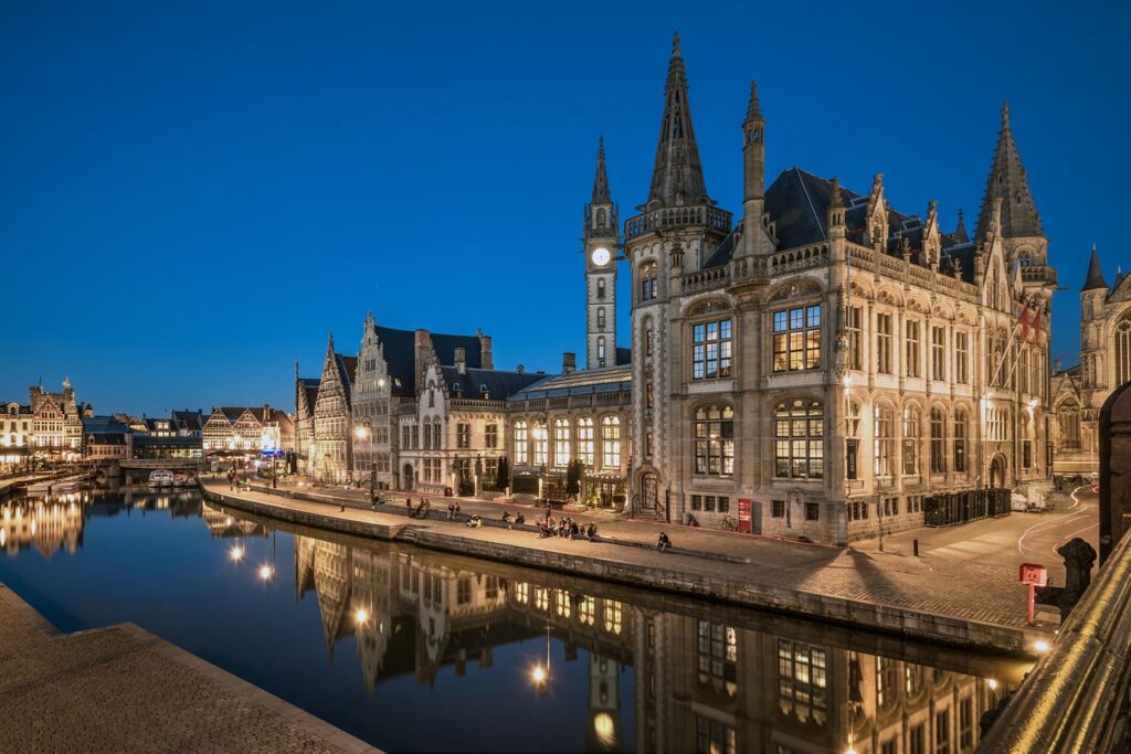 mirroring, water basin, belgium